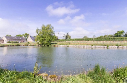 Montsurvent Cottage | 144 m² Cabin ∙ 4 bedrooms ∙ 8 guests