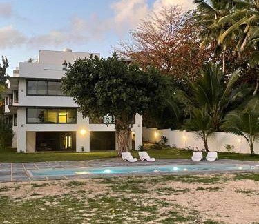 Surinam Apartment | 145 m² Apartment ∙ 3 bedrooms ∙ 6 guests