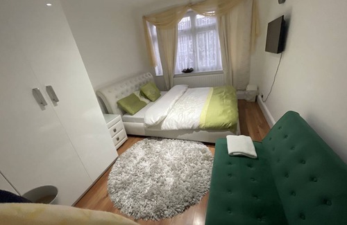 Newbury House | 145 m² House ∙ 6 bedrooms ∙ 14 guests