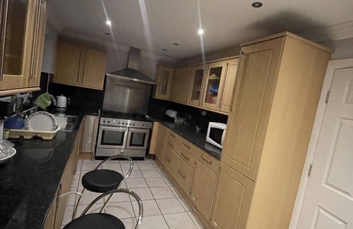 Newbury House | 145 m² House ∙ 6 bedrooms ∙ 14 guests