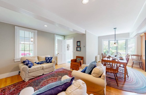 Brunswick House | 149 m² Farmhouse ∙ 4 bedrooms ∙ 9 guests