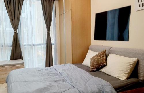Pinagsama Apartment | 14F NEVER TOO SMALL BGC Unit 3 mins Walk to The Venice Grand Canal Mall FREE PARKING