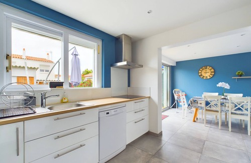 Les Sables d'Olonne Ski Chalet | 15 min by foot from the beach, house for 6