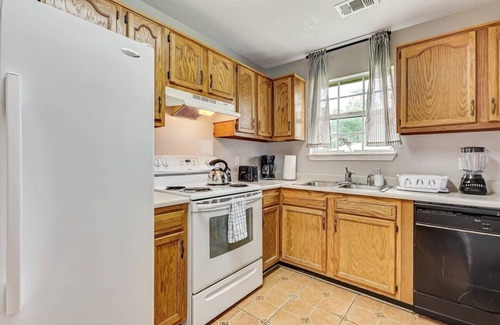 Savannah House | 15 Mins to Hospital&Downtown! Brandlewood Bungalow