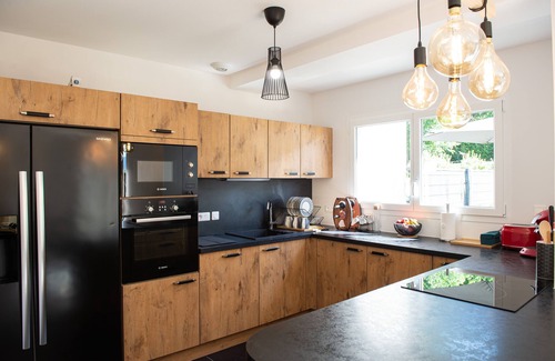 Etercy House | 15 minutes from Annecy, lovely 4-bedroom villa with private garden