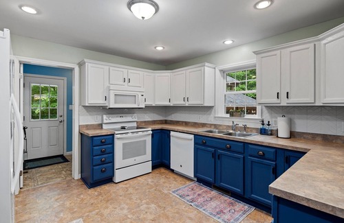 Candler House | 15 minutes to Downtown AVL, West AVL, Biltmore, & Hiking