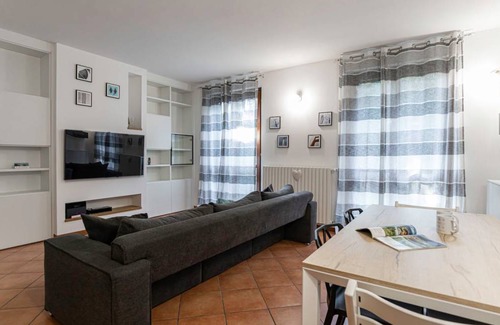 Lesmo Apartment | 150 m² Apartment ∙ 3 bedrooms ∙ 5 guests