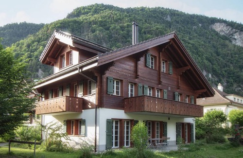 Central Interlaken Apartment | 150 m² Apartment ∙ 4 bedrooms ∙ 11 guests