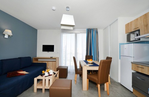 Cap d'Agde Condo | 150m de la Plage! Piscine Saisonnière + Sauna