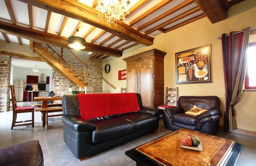 St-Denis-le-Vetu House | 155 m² Gîte ∙ 3 bedrooms ∙ 8 guests