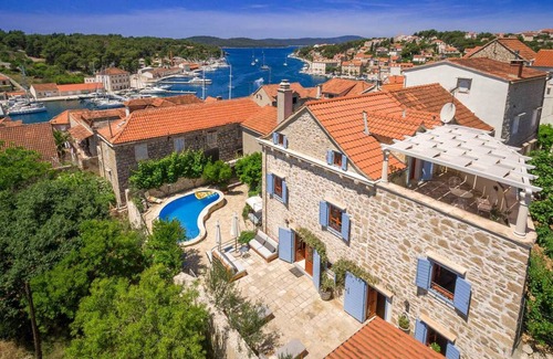 Milna (Brac) Villa | 155 m² Villa ∙ 3 bedrooms ∙ 9 guests