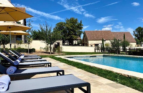 Saint-Jean-de-Trezy Hotel | 159 m² Hotel ∙ 2 bedrooms ∙ 4 guests