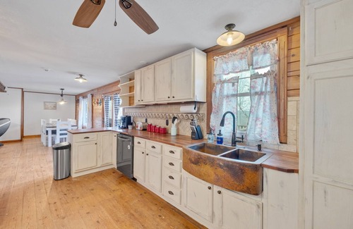 Doe Run Cabin | 16 Acres of beauty and relaxation
