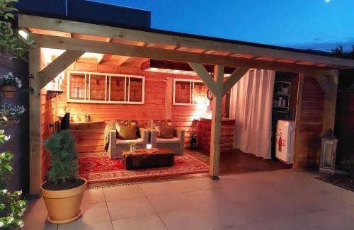 Municipality of Zoetermeer Bed & Breakfast | 16 m² Bed and breakfast ∙ 2 guests
