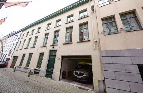 University District Apartment | 160 m² Apartment ∙ 4 bedrooms ∙ 21 guests