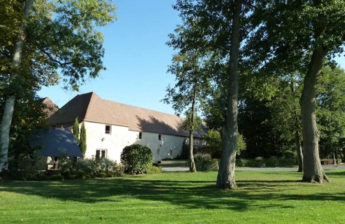 Saint-Pierre-Canivet House | 160 m² House ∙ 4 bedrooms ∙ 10 guests