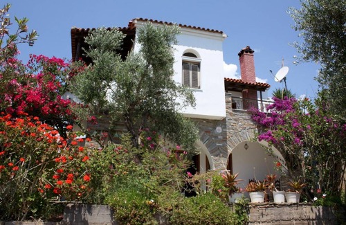Aipeia House | 160 m² House ∙ 3 bedrooms ∙ 6 guests