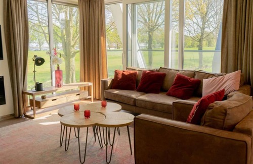 Biddinghuizen House | 160 m² House ∙ 1 bedroom ∙ 12 guests