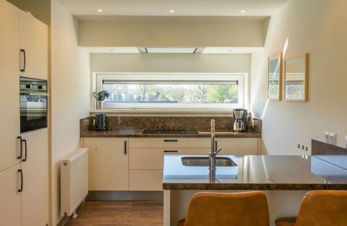 Biddinghuizen House | 160 m² House ∙ 1 bedroom ∙ 12 guests