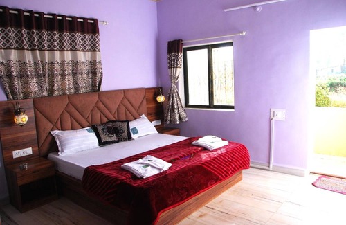 Panchgani Villa | 160 m² Villa ∙ 3 bedrooms ∙ 12 guests