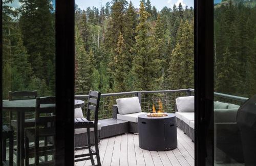 Columbine Lake House | 1601 Lake Purgatory Drive