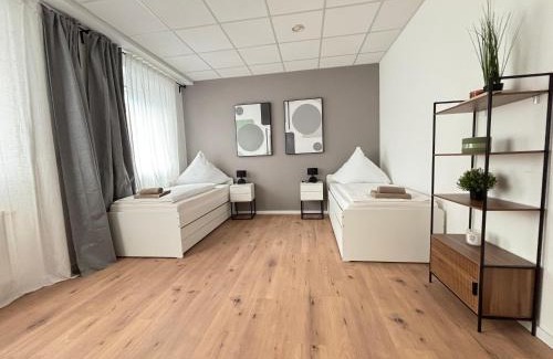 Vahrenwald Apartment | 160qm - 6 Zimmer - Parkplatz - Zentrum - MalliBase Apartments
