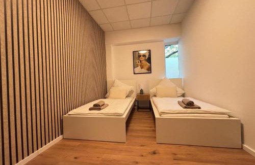 Vahrenwald Apartment | 160qm - 6 Zimmer - Parkplatz - Zentrum - MalliBase Apartments