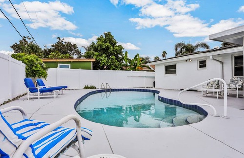 Surfside Estates House | 163 m² House ∙ 4 bedrooms ∙ 8 guests