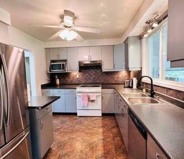 Queenston House | 163 m² House ∙ 3 bedrooms ∙ 6 guests