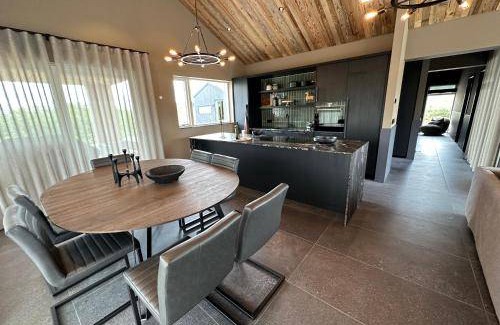 Husafell Ski Chalet | 165 m² Chalet ∙ 4 bedrooms ∙ 8 guests
