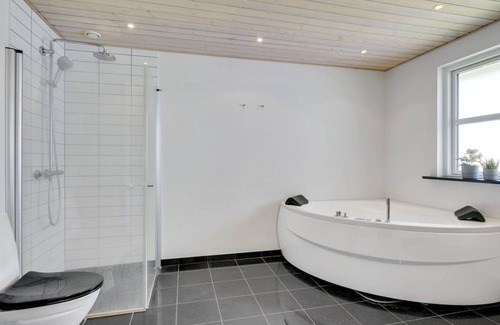 Udsholt Sand House | 165 m² House ∙ 1 bedroom ∙ 12 guests