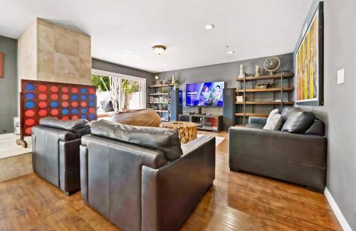 Reseda House | 167 m² House ∙ 4 bedrooms ∙ 16 guests