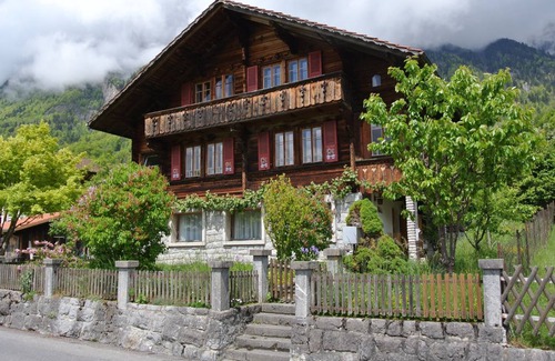 Brienz Ski Chalet | 168 m² Chalet ∙ 4 bedrooms ∙ 12 guests