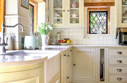 Bisley Cottage | 16th Century Chocolate box Thatched Cottage within 2.5 Acres
