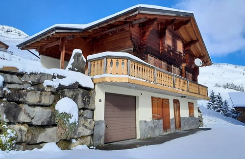 Val d'Illiez Ski Chalet | 170 m² Chalet ∙ 7 bedrooms ∙ 12 guests