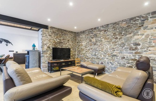 Dragey-Ronthon House | 170 m² Gîte ∙ 6 bedrooms ∙ 12 guests