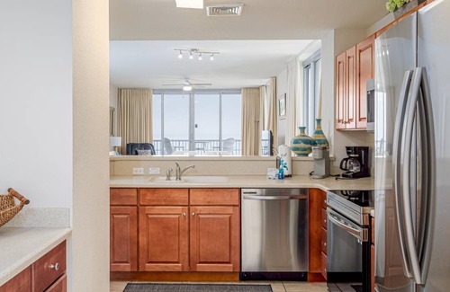 Pensacola Beach Condo | 174 m² Condo ∙ 3 bedrooms ∙ 8 guests
