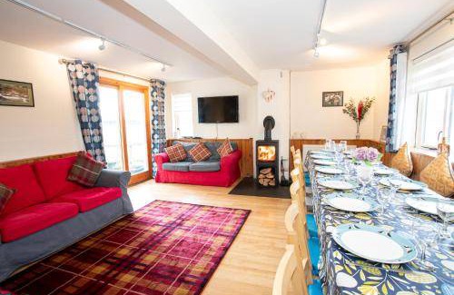 Kingussie House | 175 m² House ∙ 4 bedrooms ∙ 16 guests