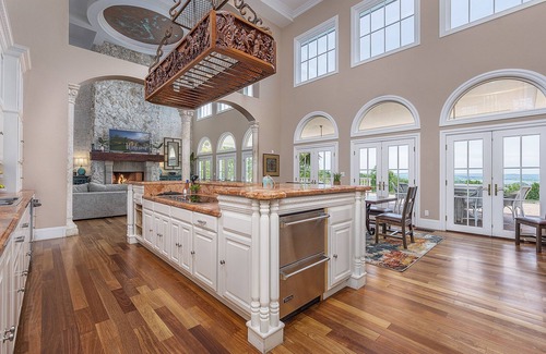 Branson House | 17500sqft PRIVATE ESTATE~IndoorPool/HotTub-BIG LAKEVIEW-Tennis Court-Theater-SDC