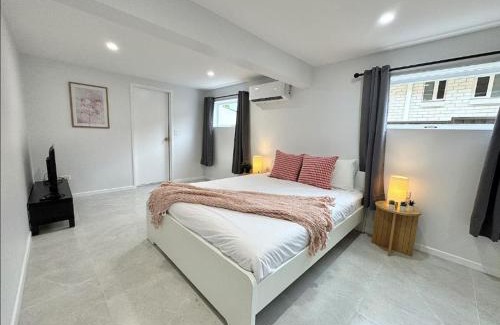 Sunnybank House | 17B Pine Studio in Sunnybank