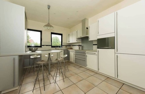 Laak House | 17p, 11 beds, 2 Bath-, 1 Livingroom