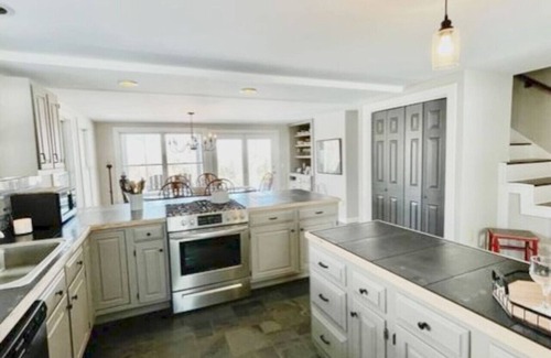 Wolcott House | 18 Acre Vermont Farm With Mountain View Near Stowe