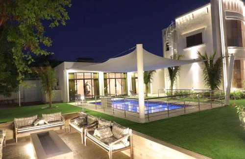 Dibba Villa | 18 m² Villa ∙ 5 bedrooms ∙ 10 guests