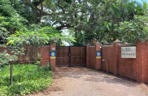 Kloof Bed & Breakfast | 18 Pioneer BnB
