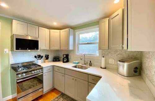 Corea Cottage | 180 Degree Views w/Beachfront Firepit & Stargazing Platform