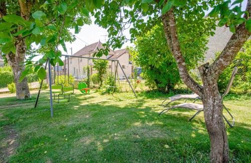 Arrelles House | 180 m² Gîte ∙ 4 bedrooms ∙ 10 guests