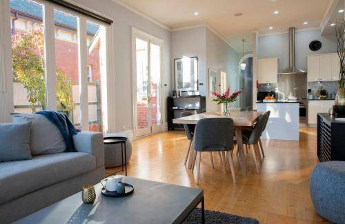 Ballarat House | 180 m² House ∙ 3 bedrooms ∙ 6 guests