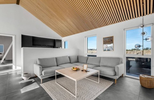 Sondervig House | 180 m² House ∙ 1 bedroom ∙ 12 guests