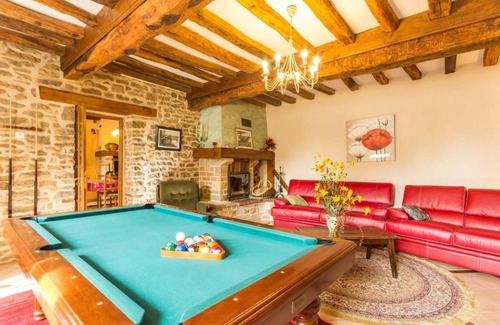 Auxant House | 180 m² House ∙ 4 bedrooms ∙ 10 guests