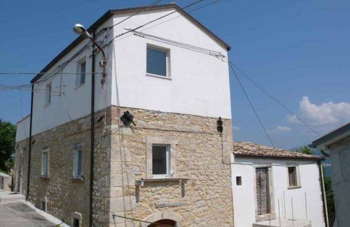 San Valentino In Abruzzo House | 180 m² House ∙ 4 bedrooms ∙ 10 guests
